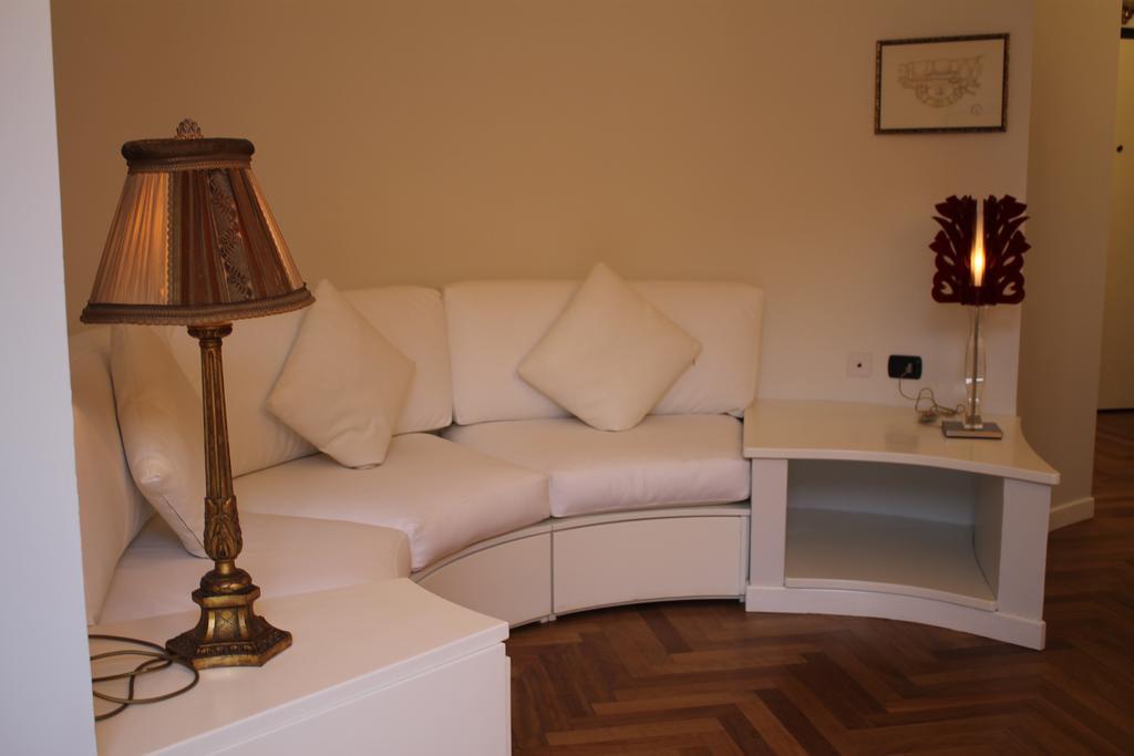 Aparthotel Easy - Rooms&apartments Navigli Milano
