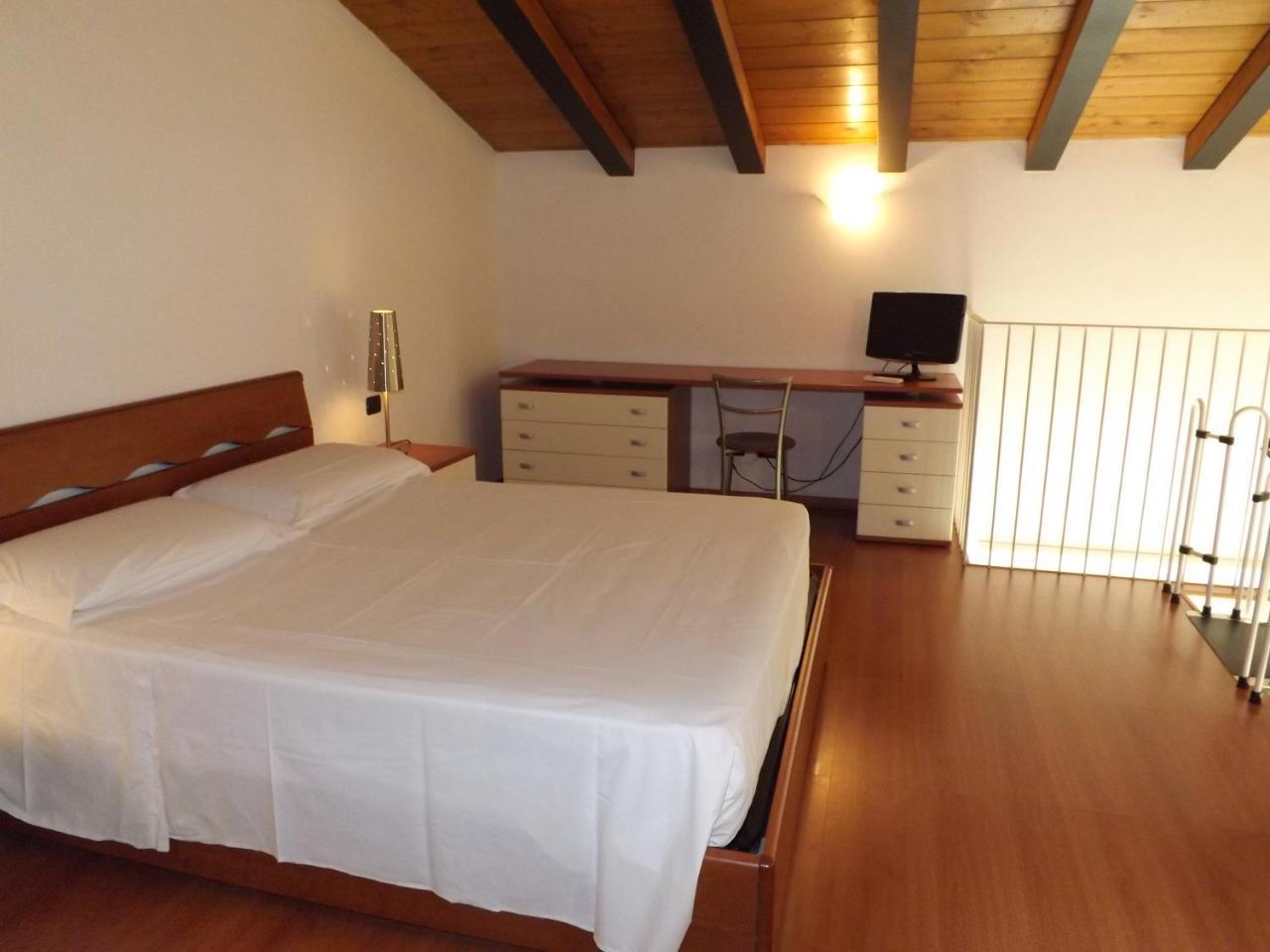 Aparthotel Easy - Rooms&apartments Navigli Milano